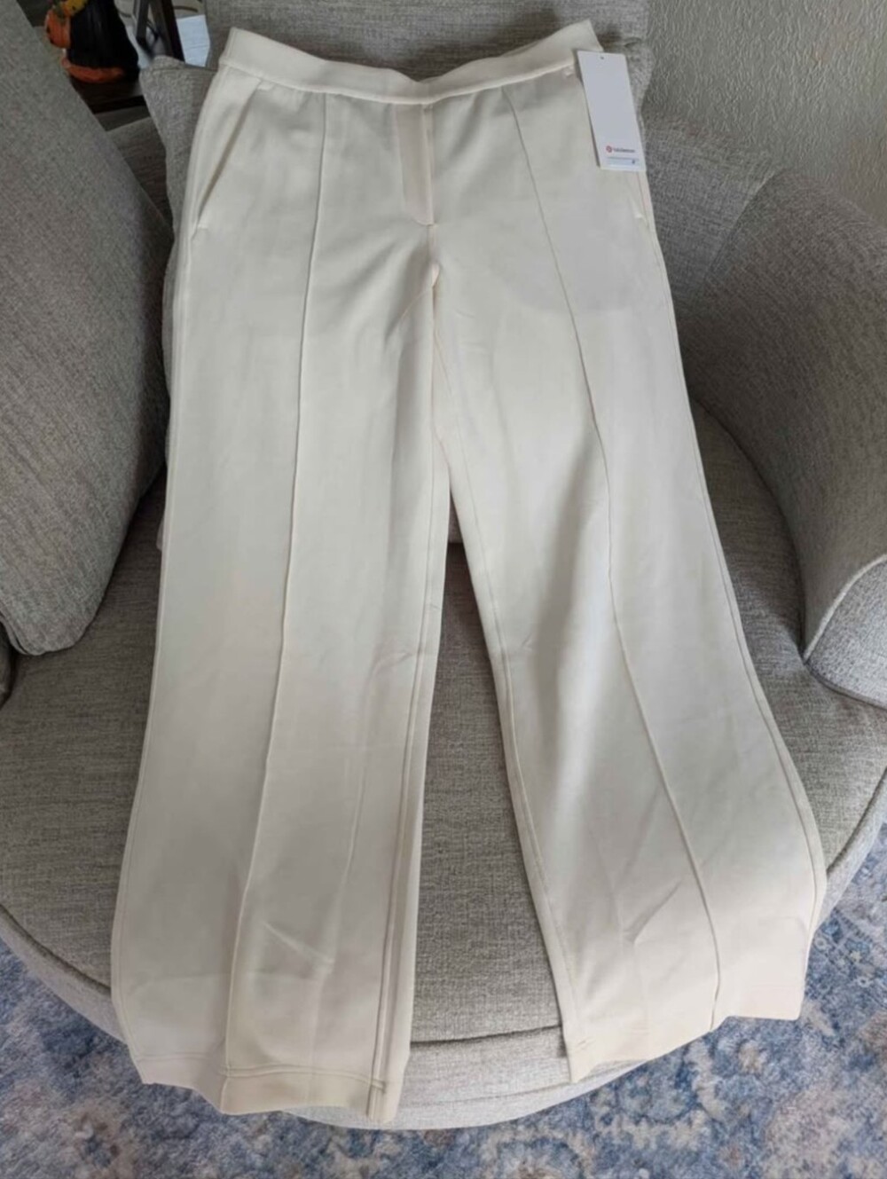 NWT Lululemon Softstreme Pintuck Mid-Rise Pant Regular Size L LTIV Light Ivory